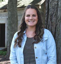 Allyson Headshot 3 (1) (2)